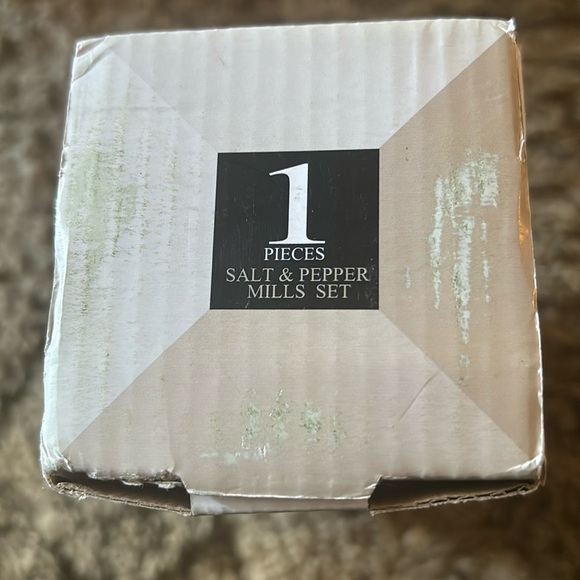 Ceramic Grinder - Picture 2 of 5